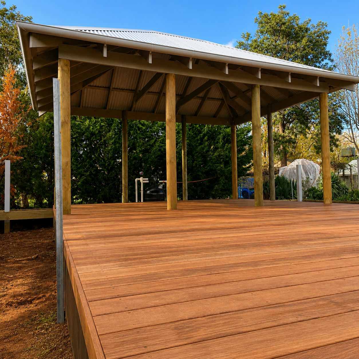 Custom timber pavilion and hardwood deck constructed at Dalriada farmhouse